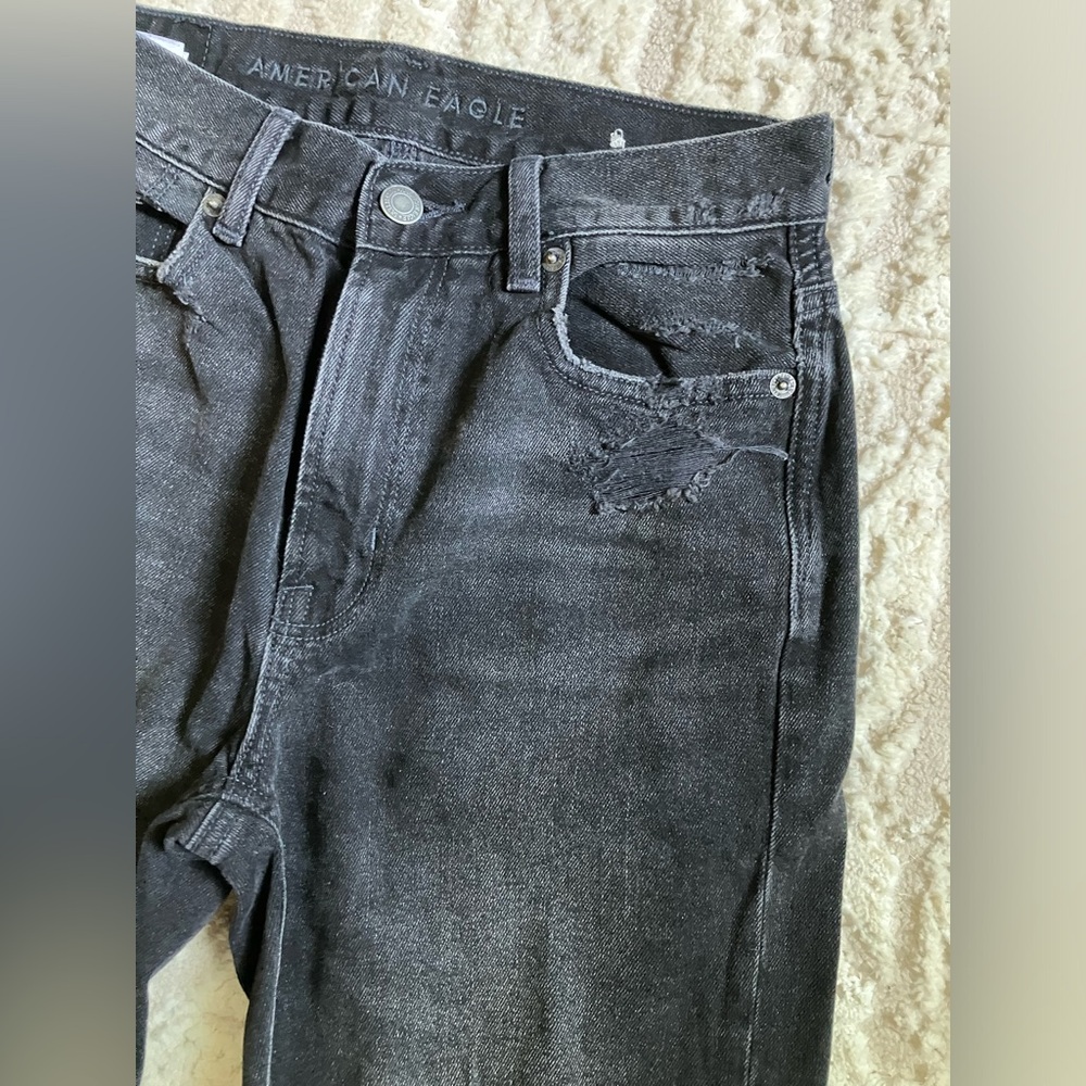 American Eagle Comfy Black Distressed Denim Mom Jeans size 0 regular - Picture 9 of 16